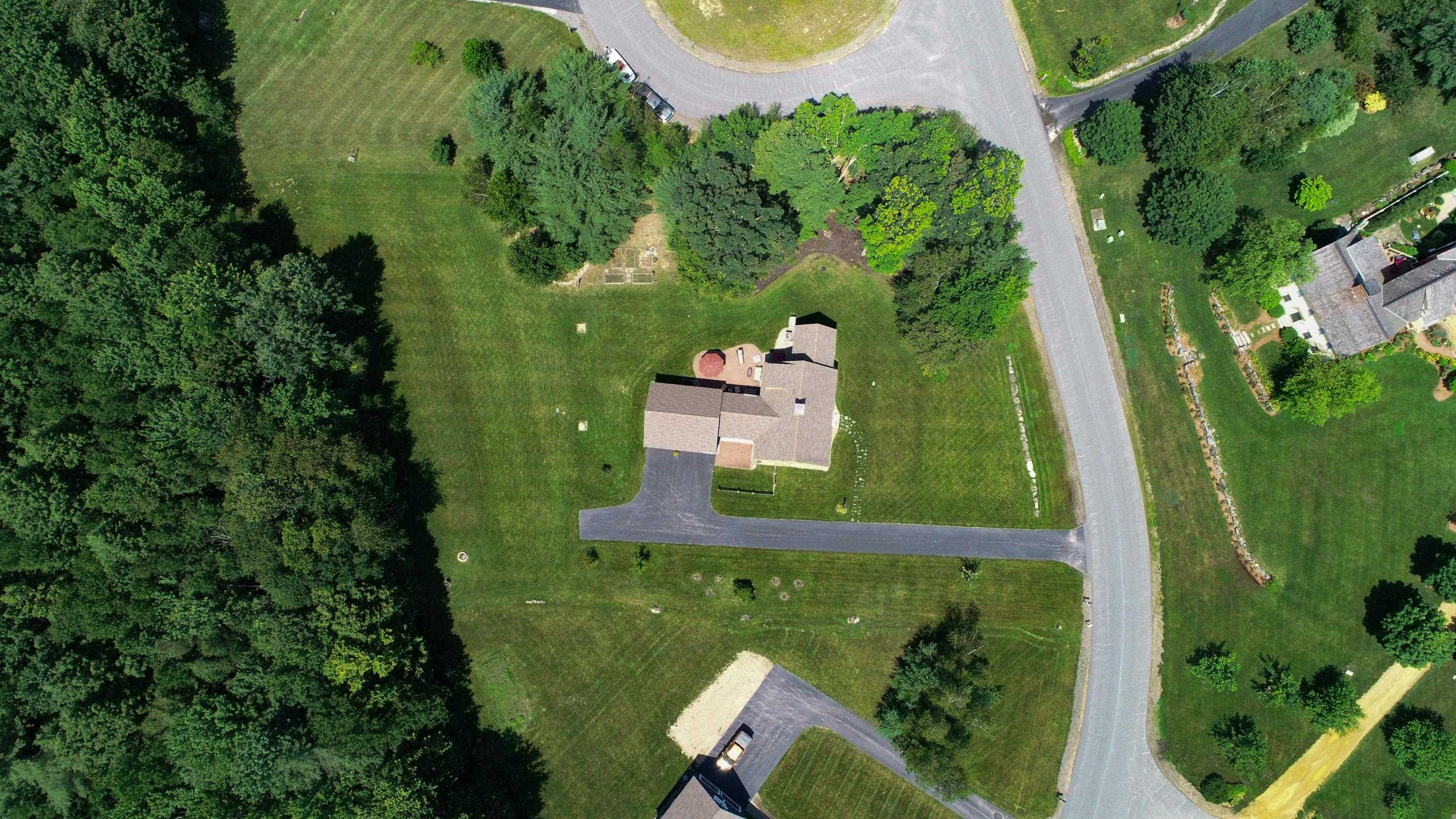 37 Shetland Road Chester, NH 03036 - Photo 27 of 34