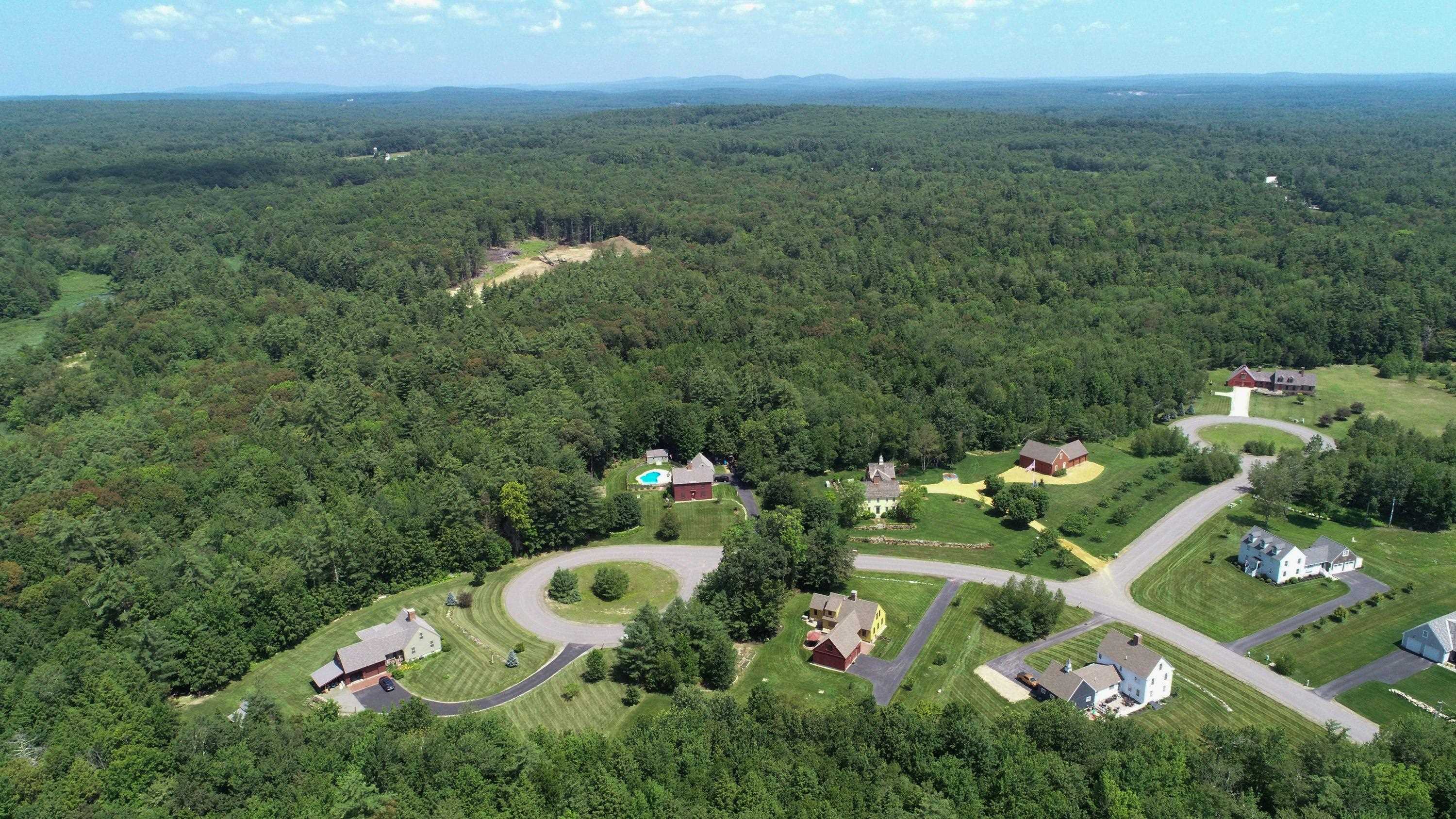 37 Shetland Road Chester, NH 03036 - Photo 28 of 34