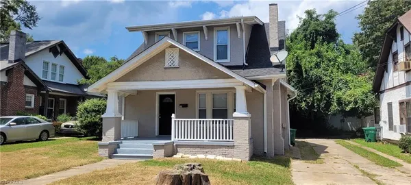 $1,605 | 809 East Lexington Avenue, High Point, NC 27262