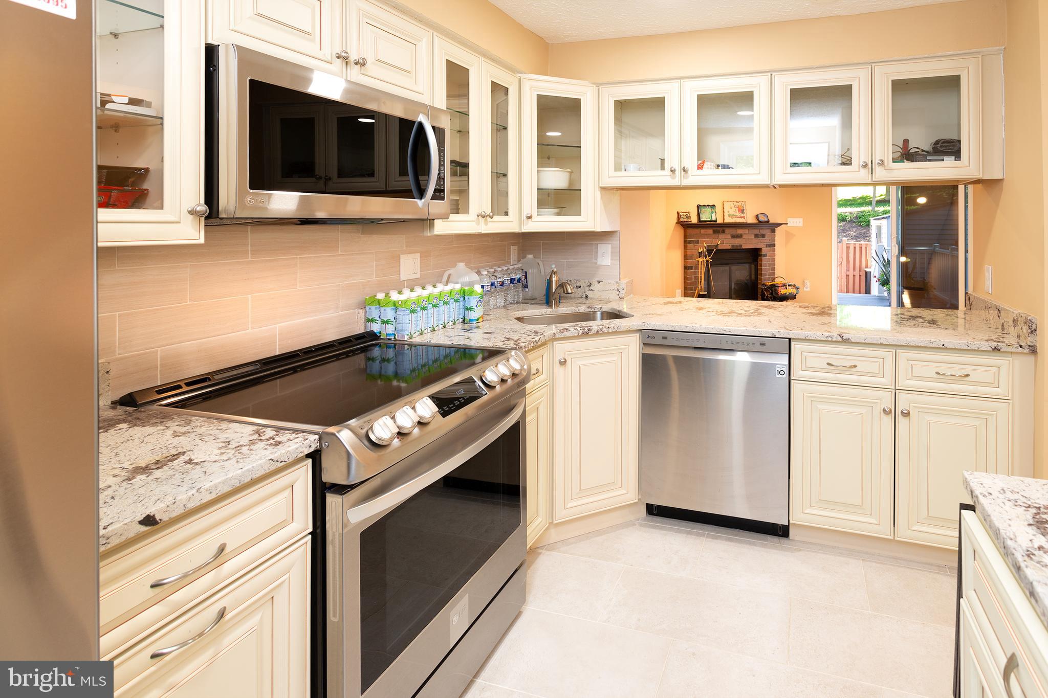 8333 Brookvale Court Springfield, VA 22153 - Photo 4 of 46 Kitchen