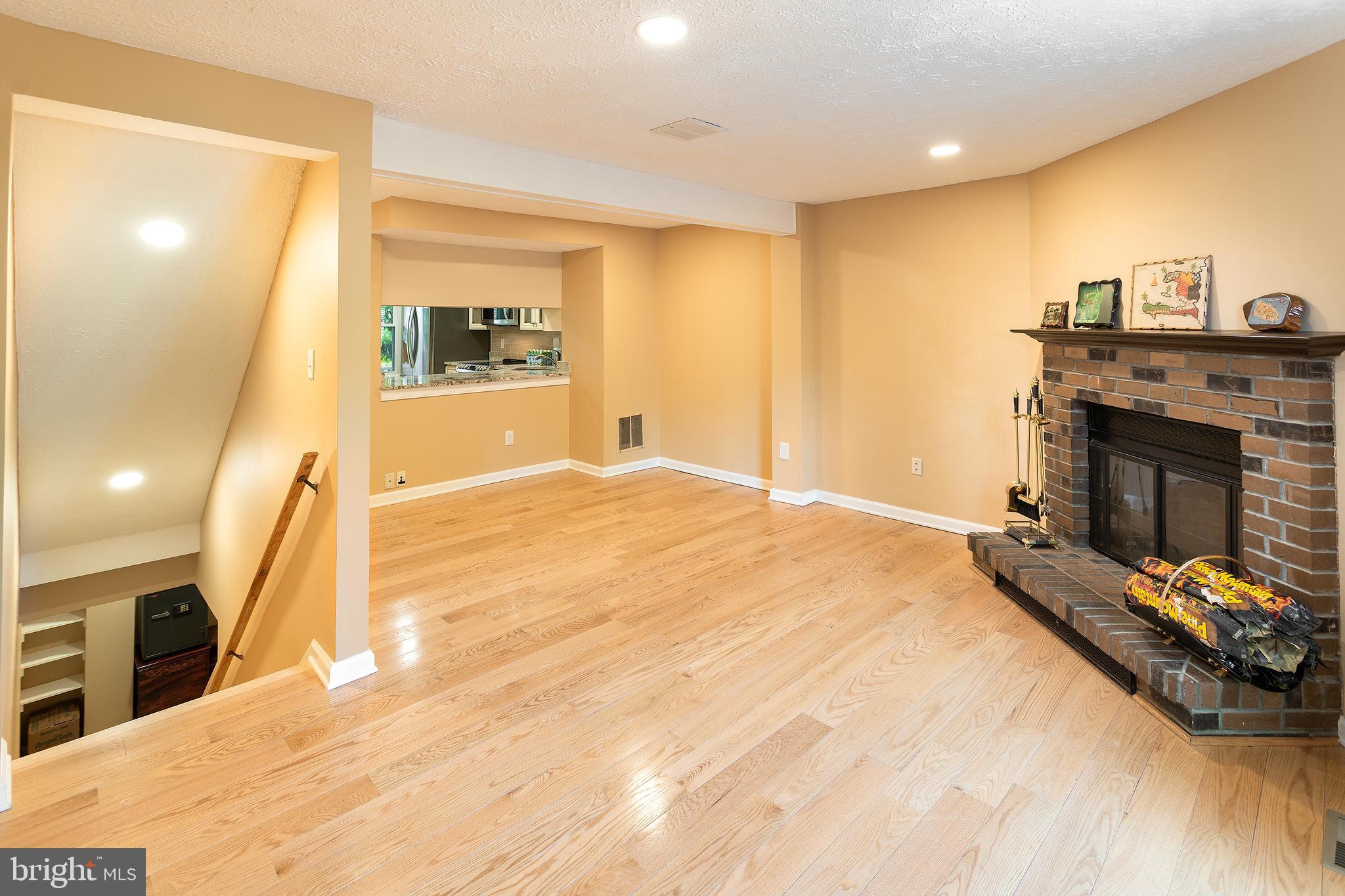 8333 Brookvale Court Springfield, VA 22153 - Photo 8 of 46 Living Room