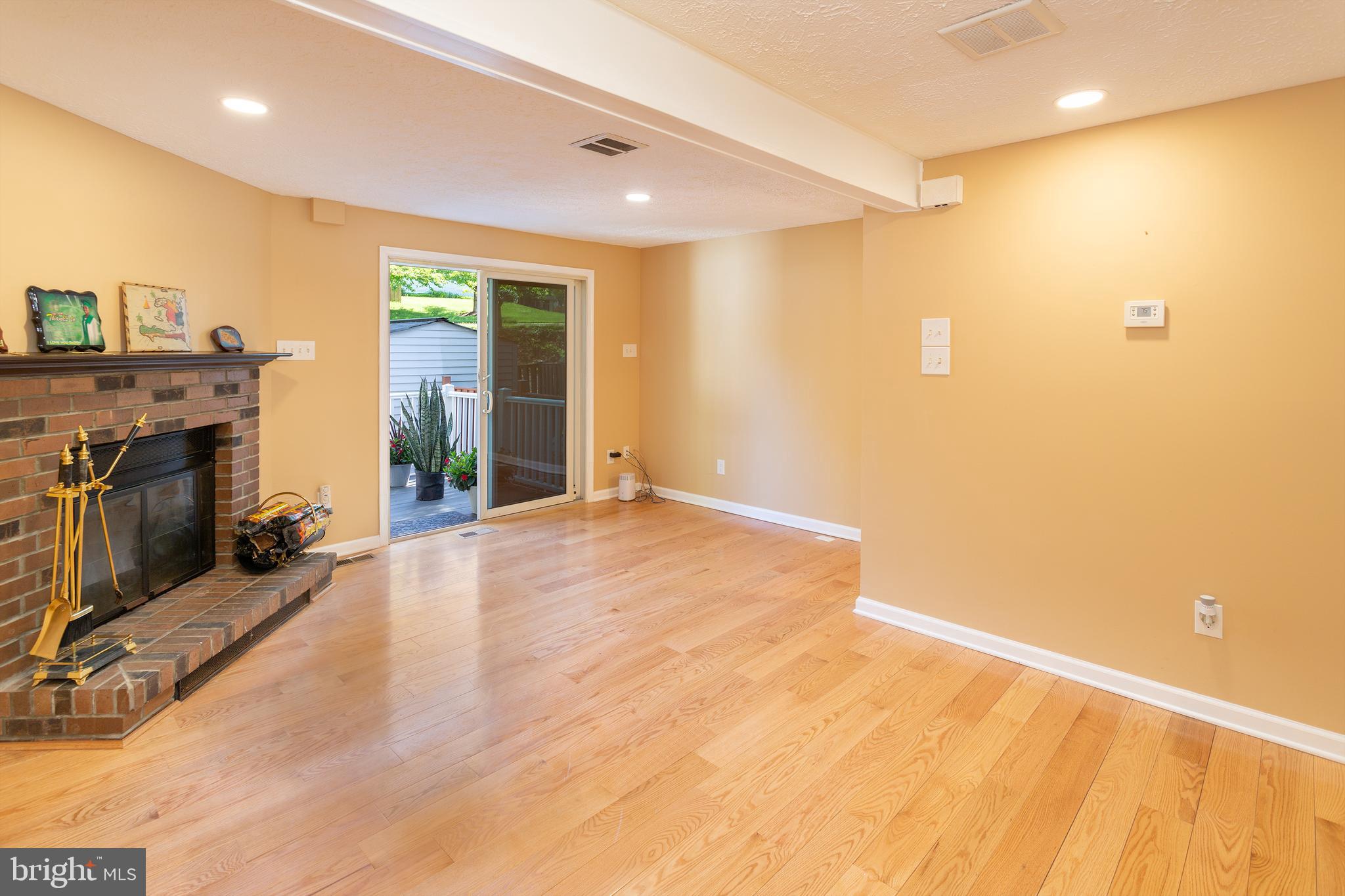 8333 Brookvale Court Springfield, VA 22153 - Photo 10 of 46 Living Room
