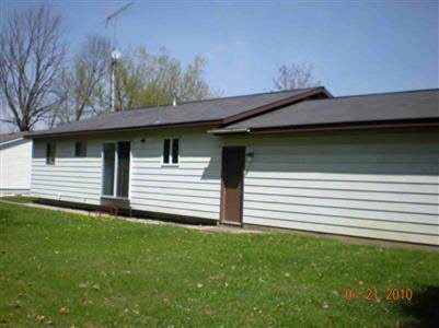 13300 North Road Fenton, MI 48430 - Photo 4 of 5 20176440-3.JPG
