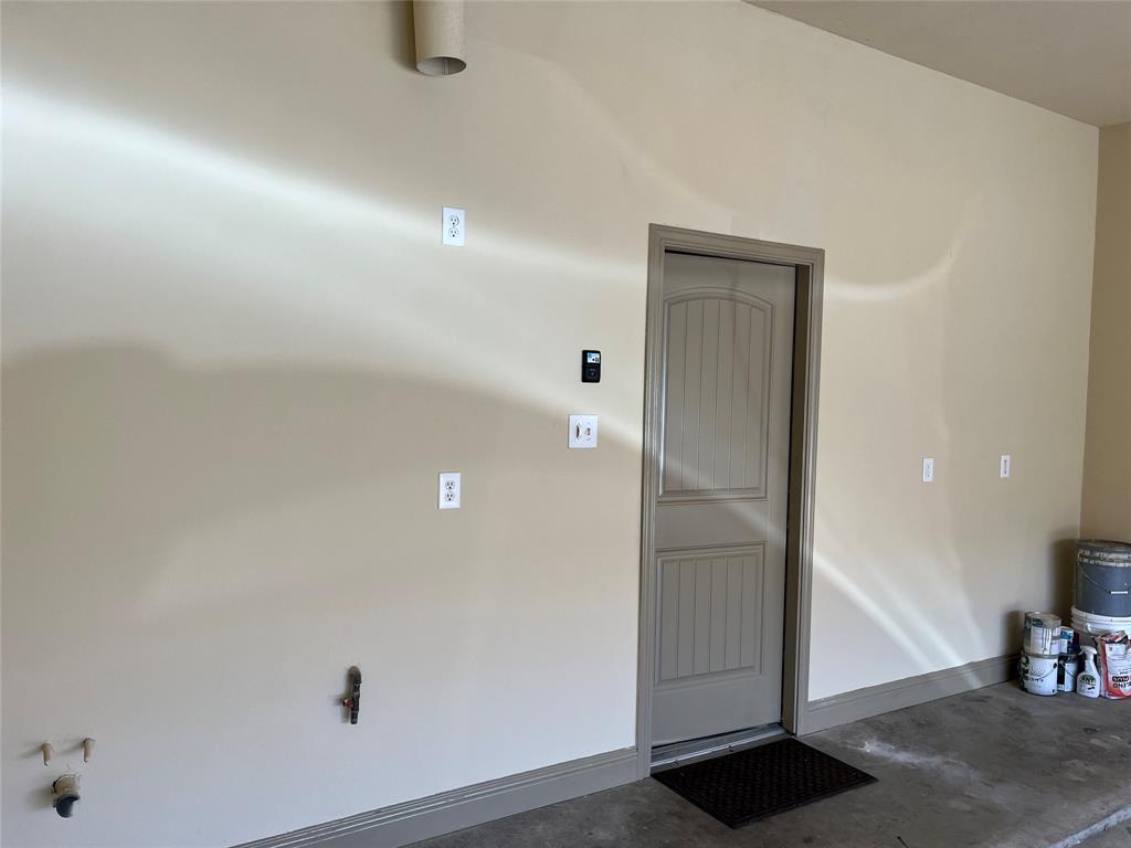 830 La Cima Irving, TX 75039 - Photo 33 of 40 Gas cooking station and fridge outlets.