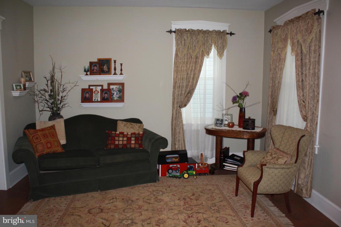 107 North Cedar Street Lititz, PA 17543 - Photo 3 of 30