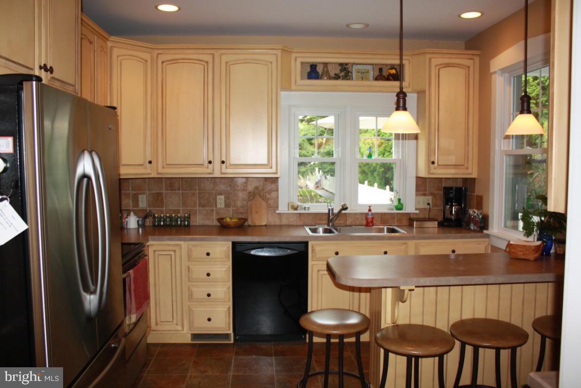 107 North Cedar Street Lititz, PA 17543 - Photo 7 of 30