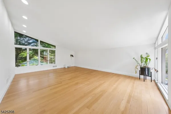 $13,000 | 293 Wyoming Avenue, Maplewood, NJ 07040