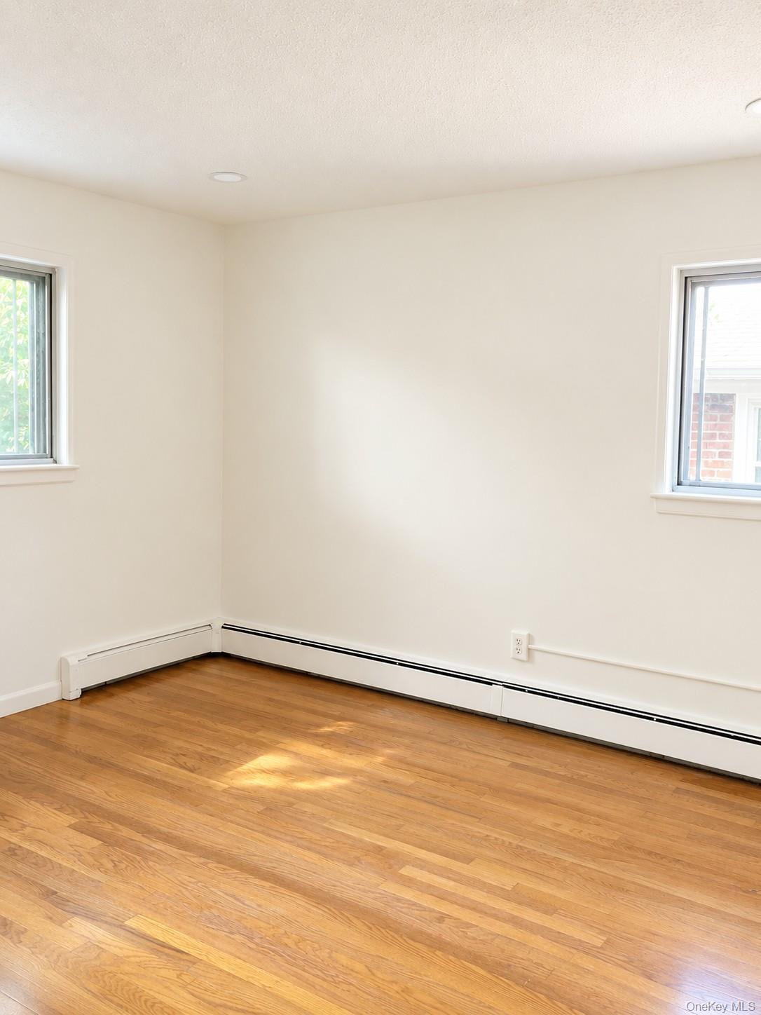 11 Juniper Road Port Washington, NY 11050 - Photo 5 of 13 Gallery Image 5