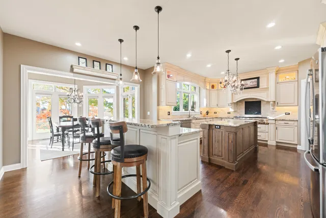 $1,000,000 | 3N808 John Greenleaf Whittier Place, St. Charles, IL 60175