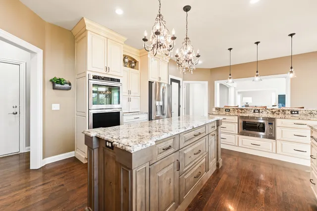 $1,000,000 | 3N808 John Greenleaf Whittier Place, St. Charles, IL 60175