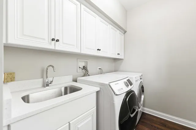 $1,000,000 | 3N808 John Greenleaf Whittier Place, St. Charles, IL 60175