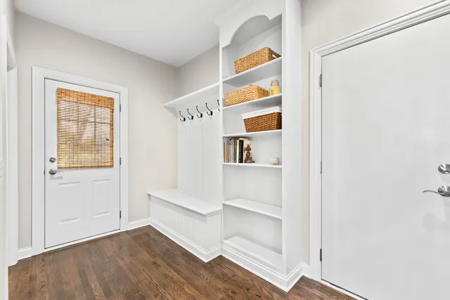 $1,000,000 | 3N808 John Greenleaf Whittier Place, St. Charles, IL 60175