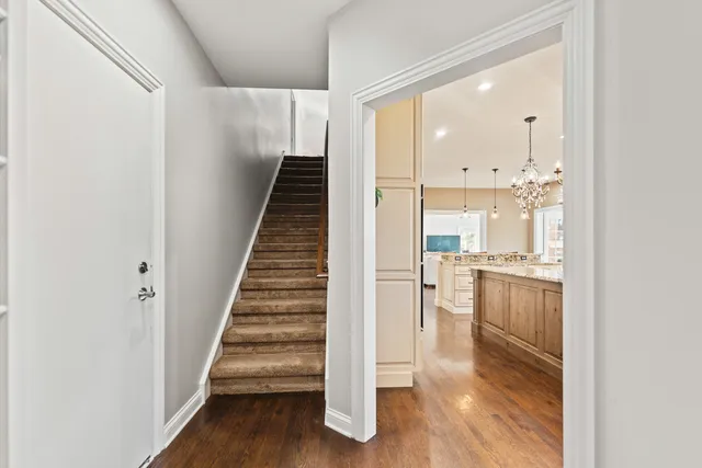 $1,000,000 | 3N808 John Greenleaf Whittier Place, St. Charles, IL 60175