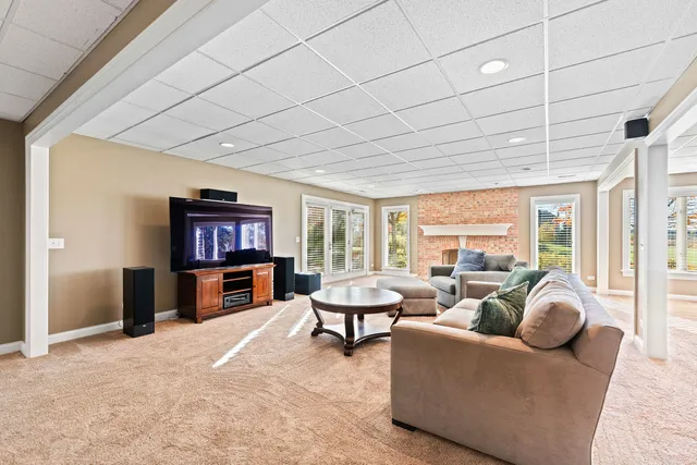 $1,000,000 | 3N808 John Greenleaf Whittier Place, St. Charles, IL 60175