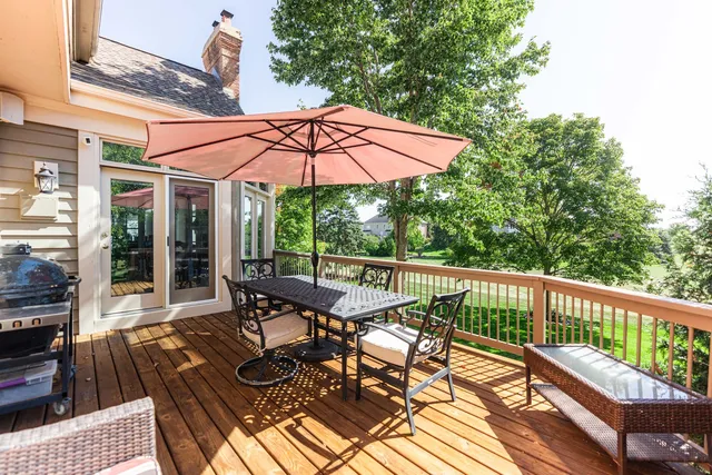 $1,000,000 | 3N808 John Greenleaf Whittier Place, St. Charles, IL 60175