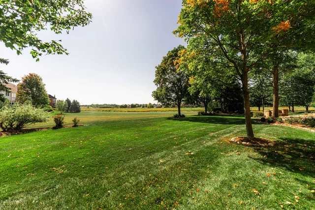 $1,000,000 | 3N808 John Greenleaf Whittier Place, St. Charles, IL 60175