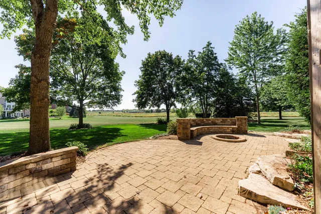 $1,000,000 | 3N808 John Greenleaf Whittier Place, St. Charles, IL 60175