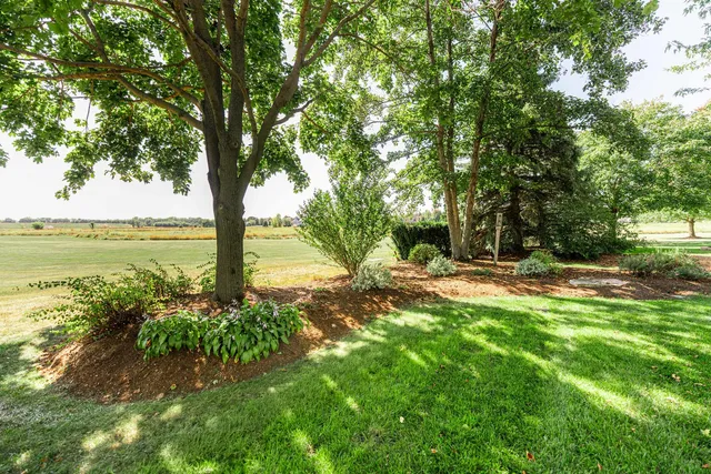 $1,000,000 | 3N808 John Greenleaf Whittier Place, St. Charles, IL 60175