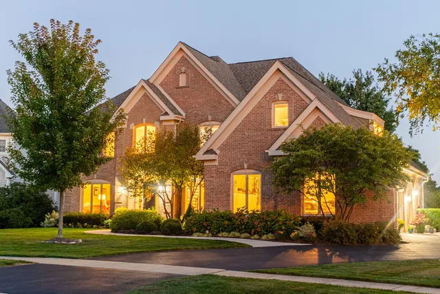 $1,000,000 | 3N808 John Greenleaf Whittier Place, St. Charles, IL 60175