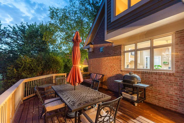 $1,000,000 | 3N808 John Greenleaf Whittier Place, St. Charles, IL 60175