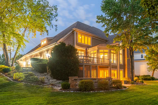 $1,000,000 | 3N808 John Greenleaf Whittier Place, St. Charles, IL 60175