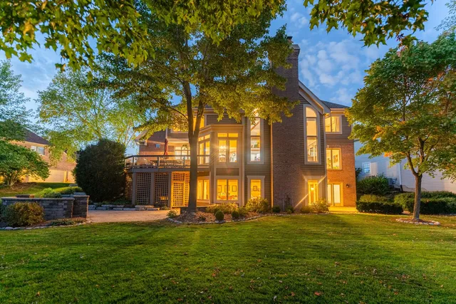 $1,000,000 | 3N808 John Greenleaf Whittier Place, St. Charles, IL 60175