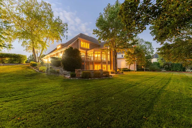 $1,000,000 | 3N808 John Greenleaf Whittier Place, St. Charles, IL 60175