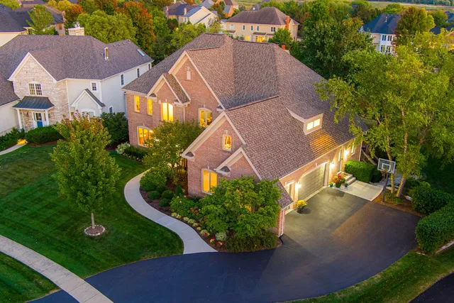 $1,000,000 | 3N808 John Greenleaf Whittier Place, St. Charles, IL 60175