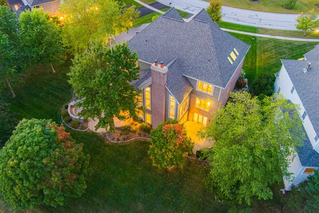 $1,000,000 | 3N808 John Greenleaf Whittier Place, St. Charles, IL 60175