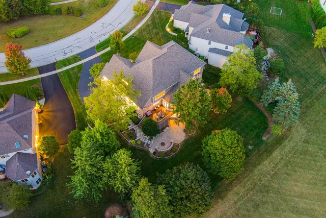 $1,000,000 | 3N808 John Greenleaf Whittier Place, St. Charles, IL 60175