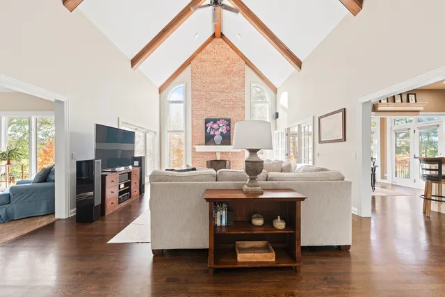 $1,000,000 | 3N808 John Greenleaf Whittier Place, St. Charles, IL 60175