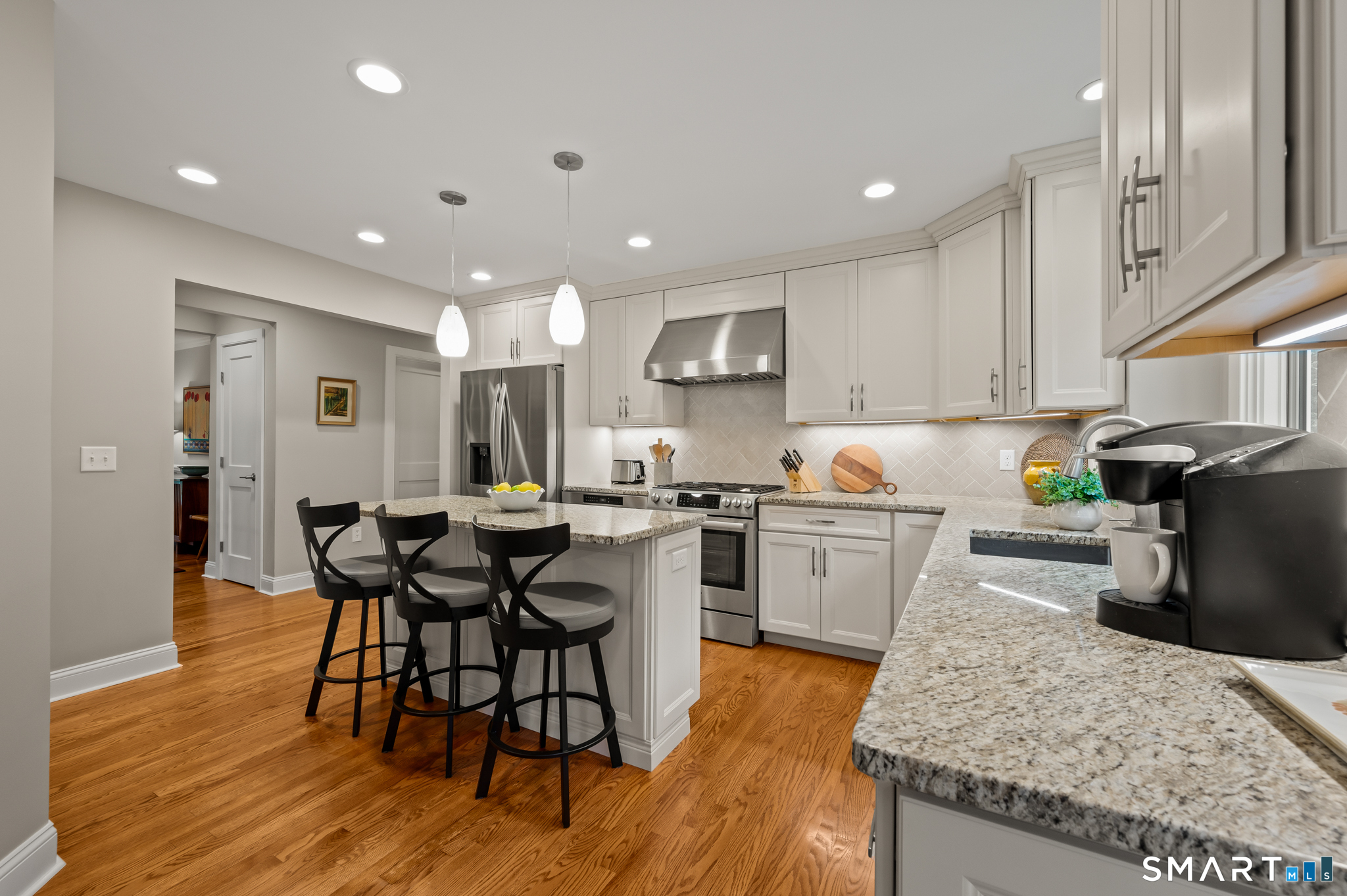 111 Bluff Point Road Glastonbury, CT 06073 - Photo 5 of 39
