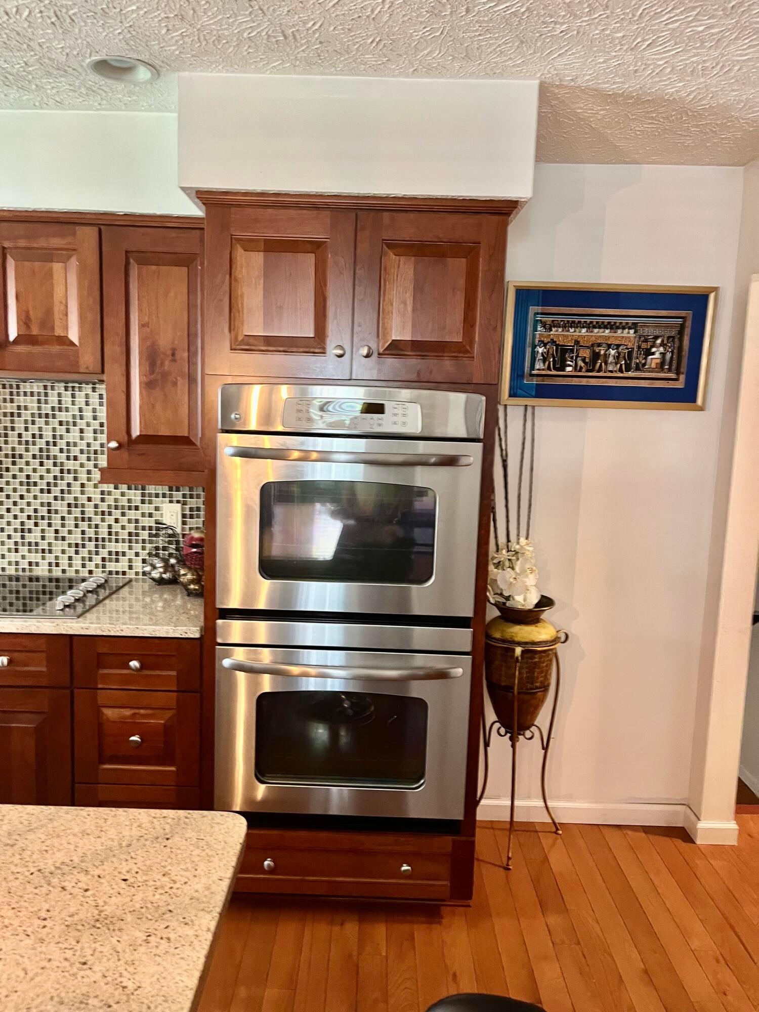 2066 Nobleshire Road Columbus, OH 43229 - Photo 10 of 40 FullSizeRender