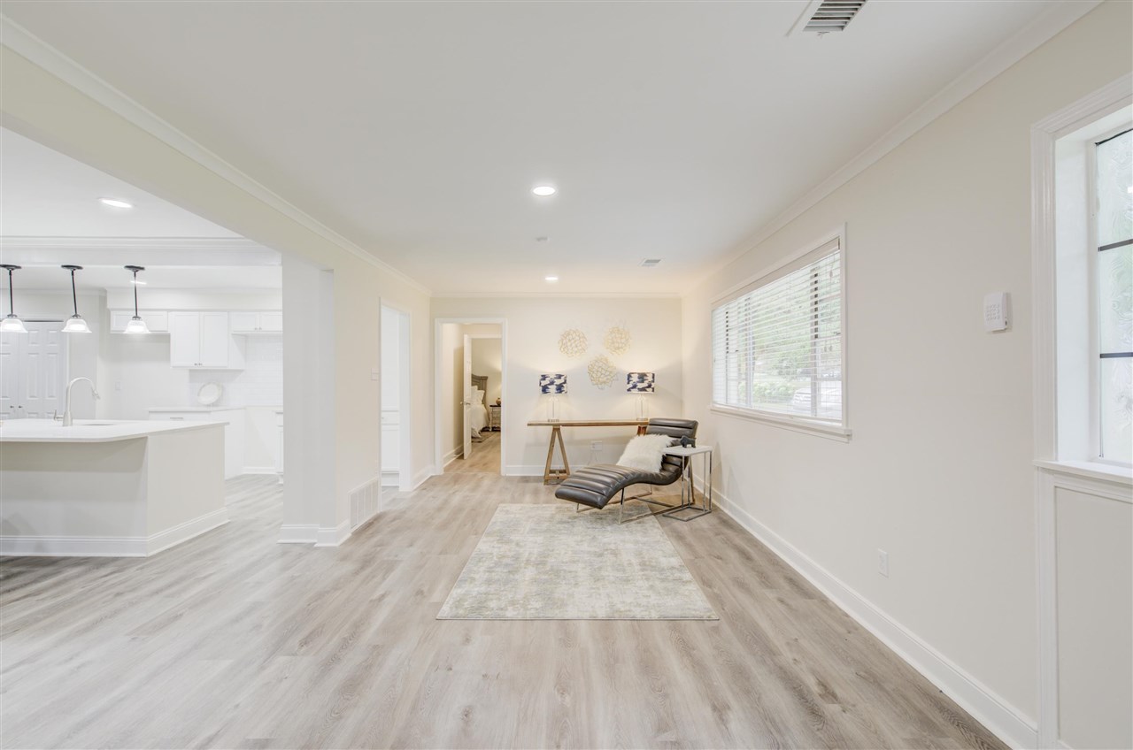 214 North Mendenhall Road Memphis, TN 38117 - Photo 2 of 24 Gallery Image 2