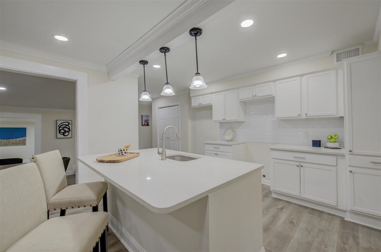 214 North Mendenhall Road Memphis, TN 38117 - Photo 11 of 24 Gallery Image 11