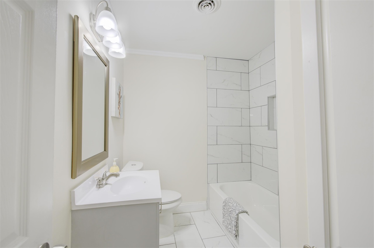 214 North Mendenhall Road Memphis, TN 38117 - Photo 18 of 24 Gallery Image 18
