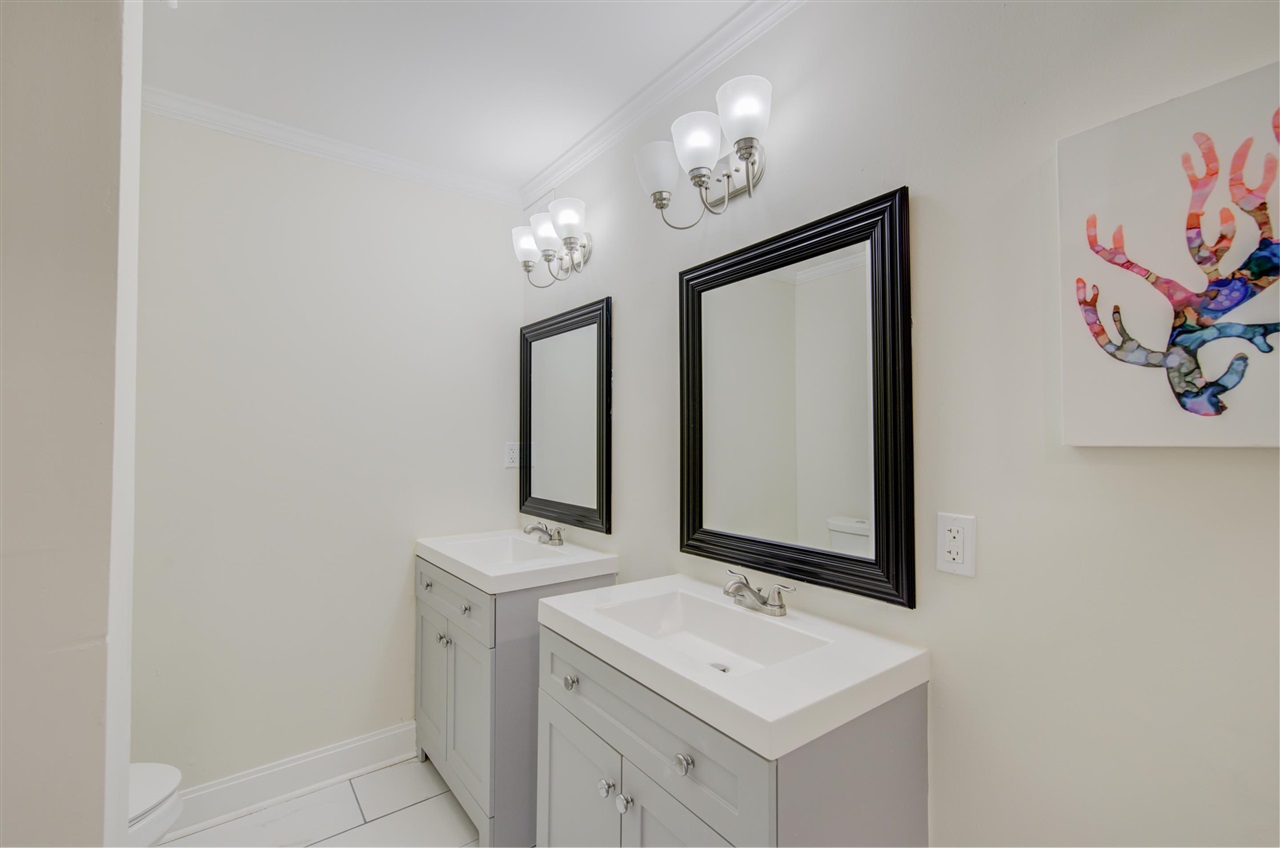 214 North Mendenhall Road Memphis, TN 38117 - Photo 6 of 24 Gallery Image 6