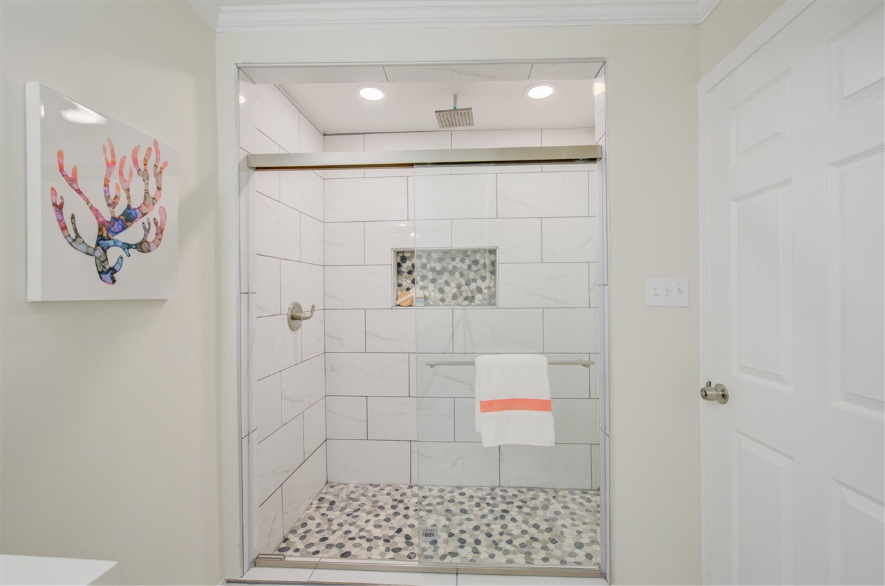 214 North Mendenhall Road Memphis, TN 38117 - Photo 7 of 24 Gallery Image 7