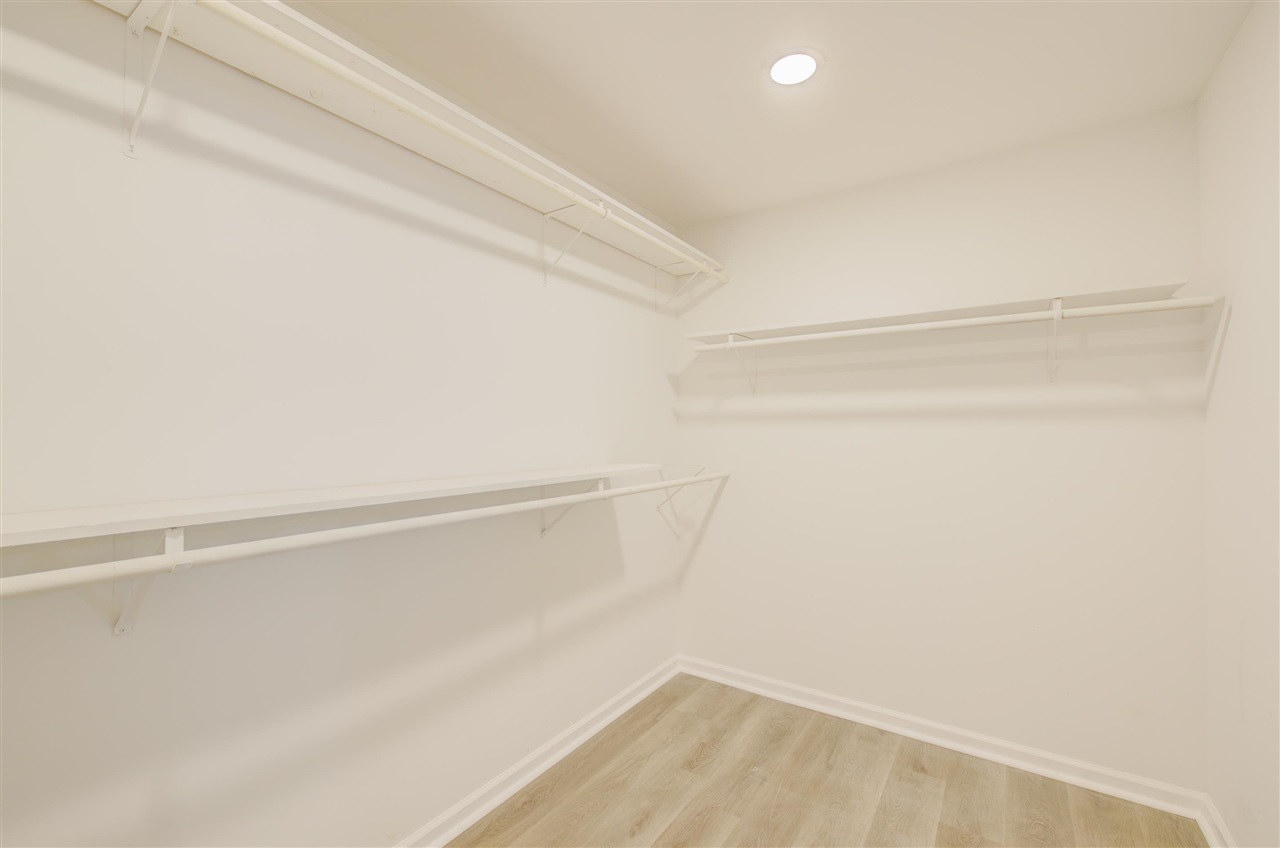 214 North Mendenhall Road Memphis, TN 38117 - Photo 8 of 24 Gallery Image 8