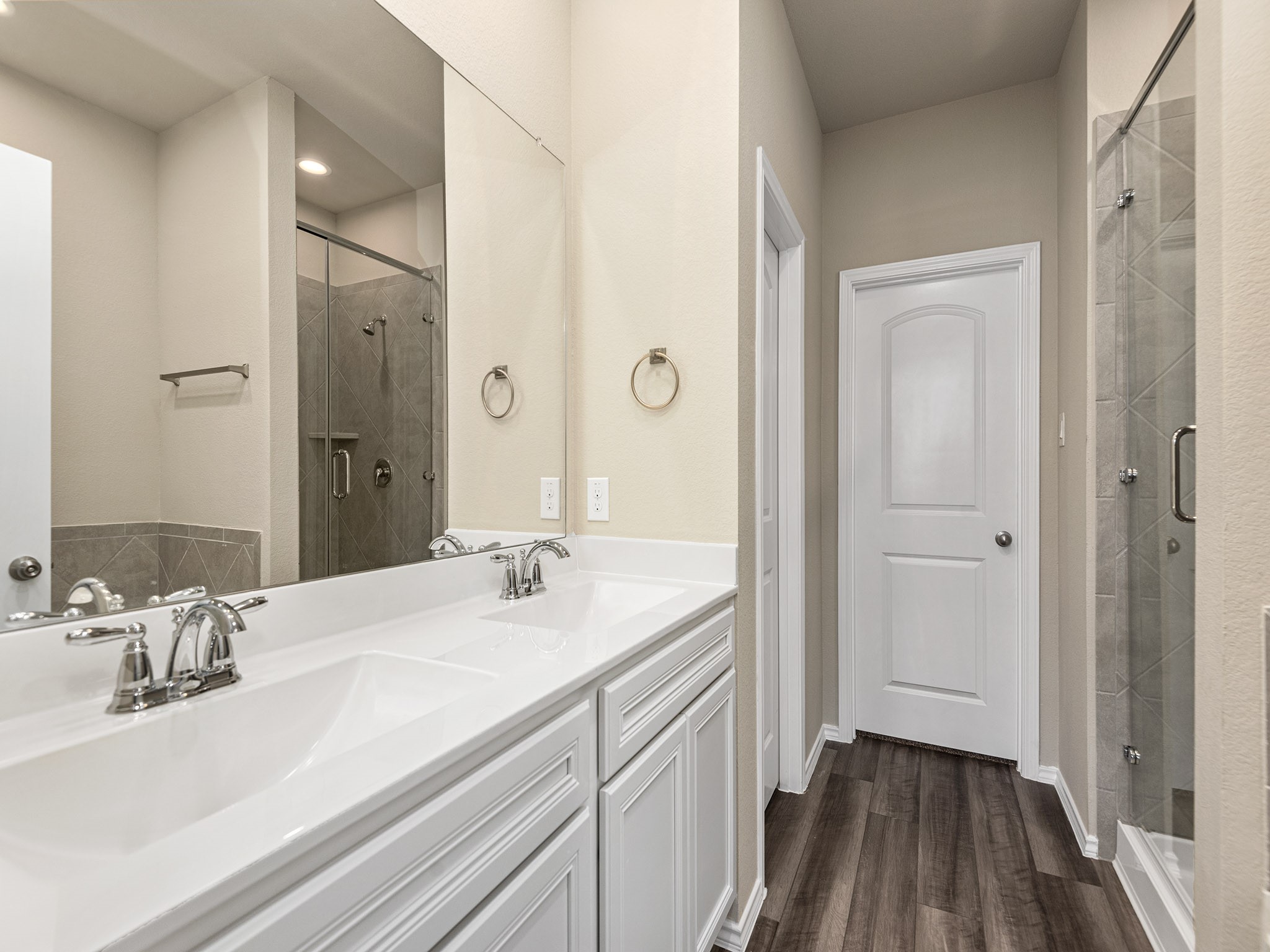 9278 Inland Leather Lane Conroe, TX 77385 - Photo 17 of 35 Double vanity in primary bath