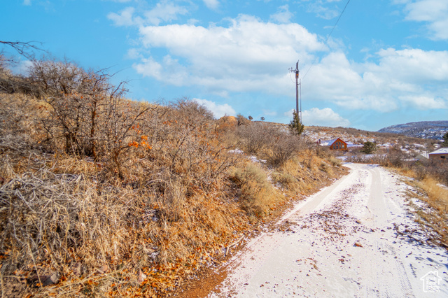 2431 Upper Ridge Road, Unit 2627 Kamas, UT 84036 - Photo 7 of 10 Driveway