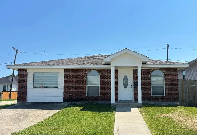 $1,700 | 3676 West Louisiana State Drive, Kenner, LA 70065