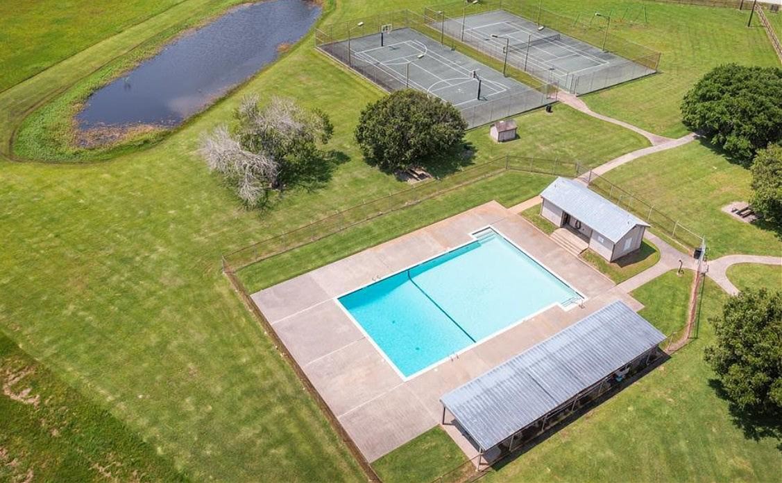 118 Pony Trail Angleton, TX 77515 - Photo 19 of 20 an aerial view of a house