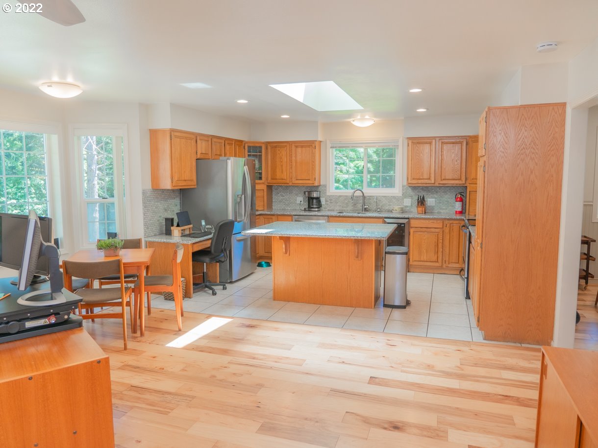 36700 Parsons Creek Road Springfield, OR 97478 - Photo 6 of 30 Gallery Image 6