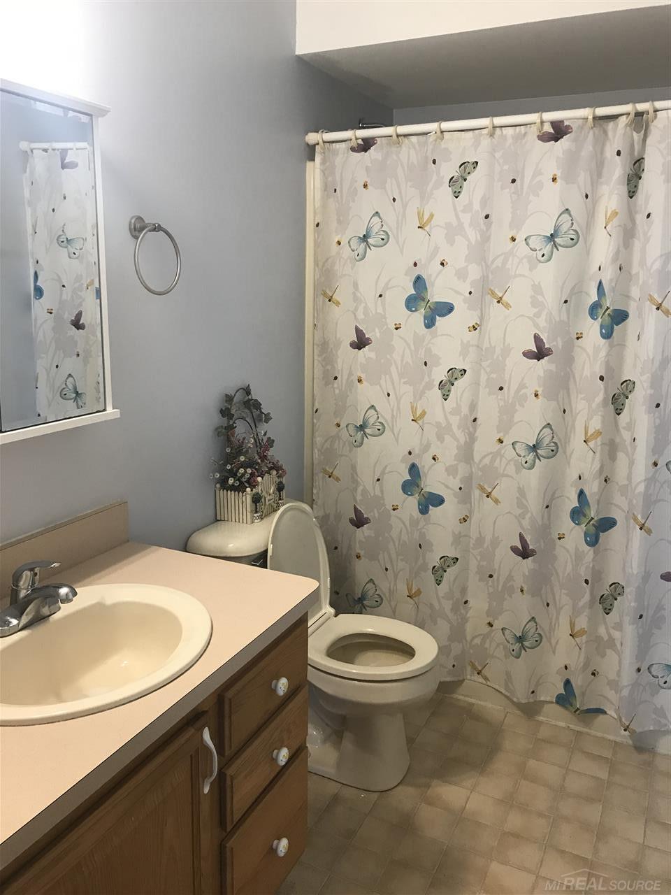 6416 Owens Road Yale, MI 48097 - Photo 5 of 16 31356646-4.JPG