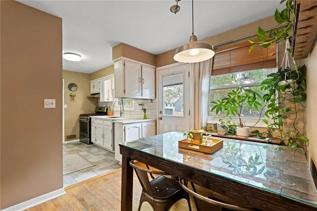 $345,000 | 7132 Robinson Street, Overland Park, KS 66204