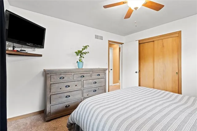 $345,000 | 7132 Robinson Street, Overland Park, KS 66204