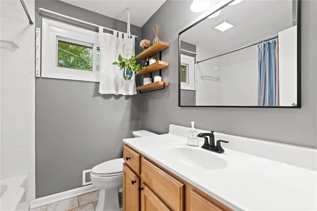 $345,000 | 7132 Robinson Street, Overland Park, KS 66204