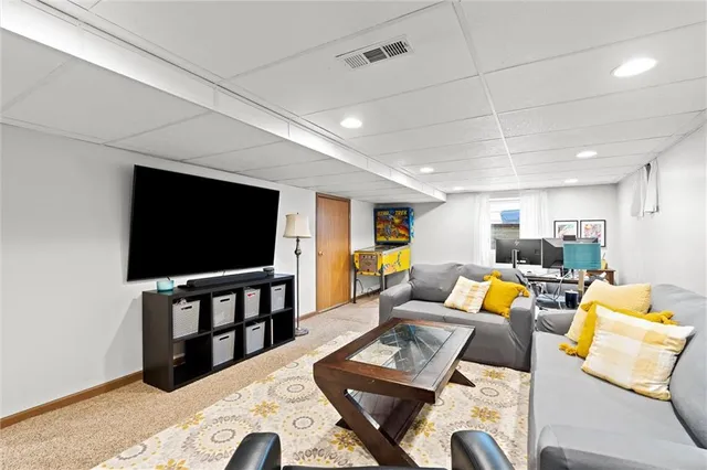 $345,000 | 7132 Robinson Street, Overland Park, KS 66204