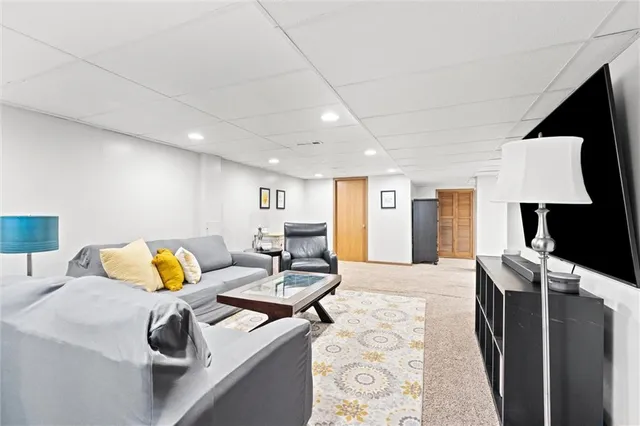 $345,000 | 7132 Robinson Street, Overland Park, KS 66204